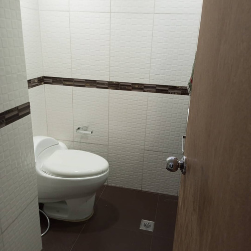 Imagen 8 de 9 de Cubiculos De 4 Y 6 Mts² En Mezzanina De Torre El Bosque (av Ppal, Cerca Metro Chacaito), Cantv E Internet