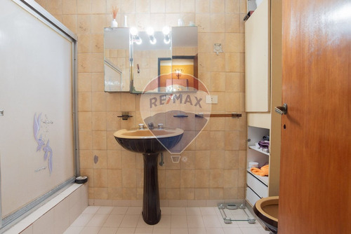 Venta Casa 4 Amb. En Palomar Av. Rosales 2100