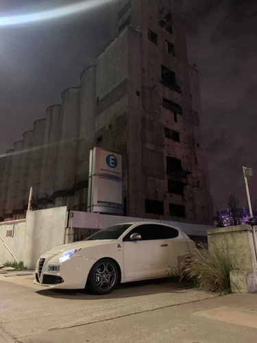 Alfa Romeo Mito 1.4 Tbi Quadrifoglio Verde 2013