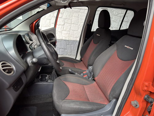 Fiat Uno 1.4 SPORTING 8V FLEX 4P MANUAL