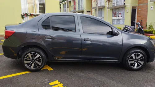 Renault Logan 1.6 Expression / Life +