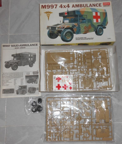 Humvee Hummer Vehiculo Ambulancia Militar Armar 1/35 M997