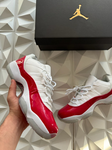 Jordan 11 Retro Low Cherry Rojo Talla 25