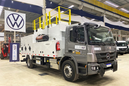 Caminhão Mb Atego 1719 4x2 24/25 Comboio 6.000l Impacto