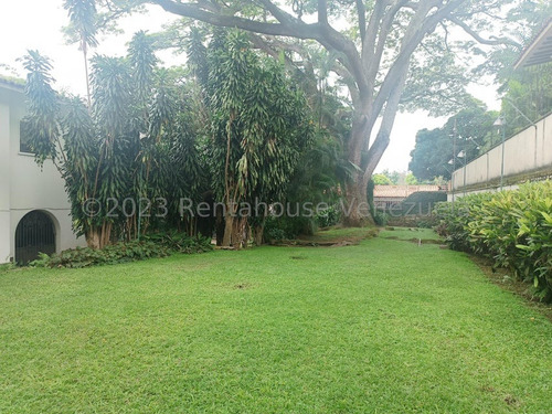 Casa En Venta En Country Club Caracas Para Remodelar Pozo De Agua Chacao Caracas Casas Angela Tochon 2000 Metros Terreno