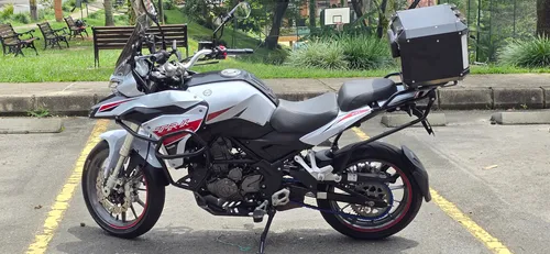 Vendo Moto Benelli Trk251 Color Blanca Modelo 2022