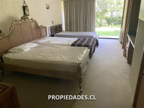 Casa En Venta De 5 Dorm. En Lo Barnechea