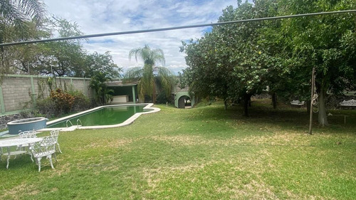 Casa En Venta Seminueva En Cuernavaca Con Areas Recreativas