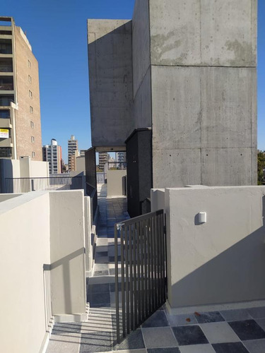 Imagen 15 de 30 de Departamento Duplex 2 Dormitorios Balcón Al Frente Y Terraza Exclusiva - Luis Agote