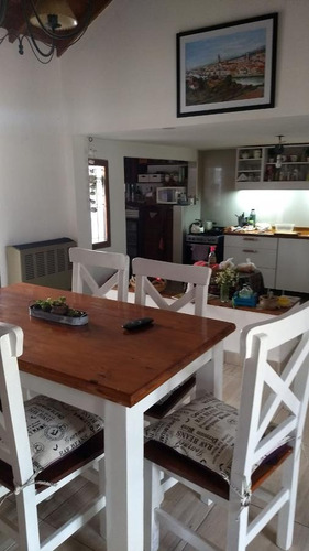 Casa En Venta - 4 Dormitorios 2 Baños - Cochera - 182mts2 - Villa Gesell