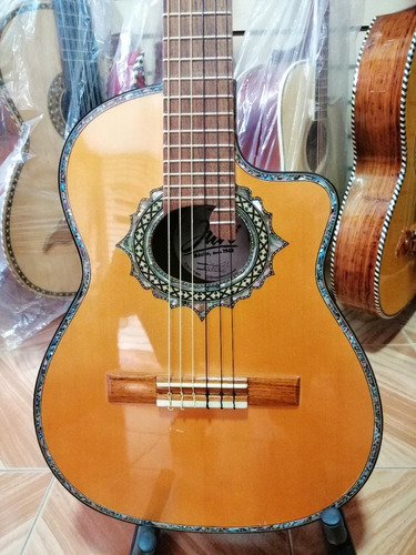 Imagen 2 de 4 de Requinto De Palo Escrito