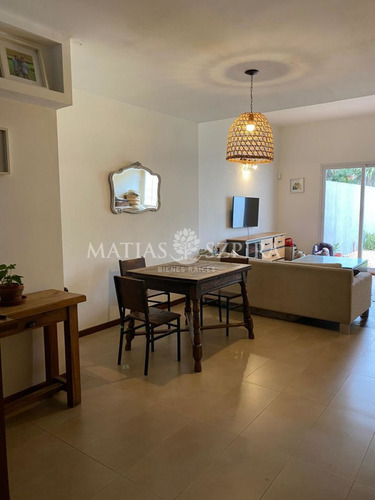 Casa En Venta En Castelar Sur