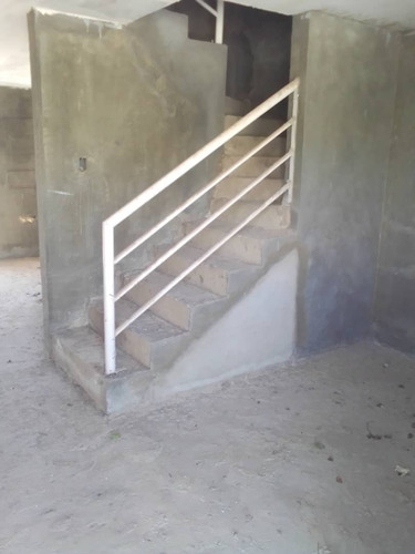 Imagen 3 de 9 de En Venta Town House En Residencias Mar De Oriente (obra Gris)