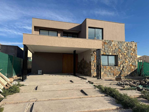 Casa A La Venta En Barrio Alma Gardenia- Lote A2