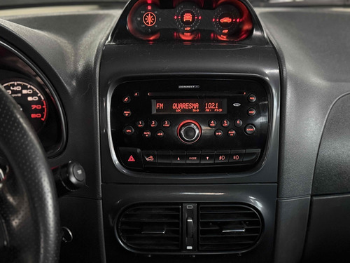 Fiat Strada 1.8 MPI ADVENTURE CD 16V FLEX 3P MANUAL