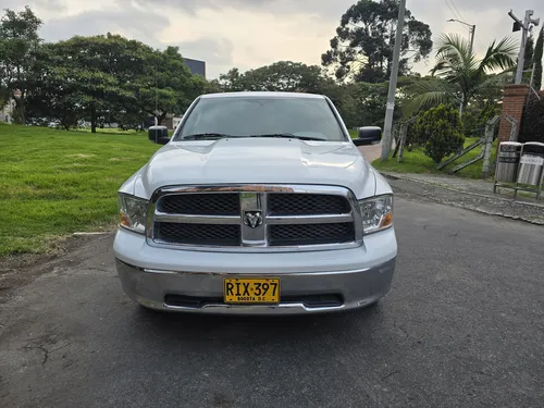 Dodge Ram 5.7 1500 Slt 4x2