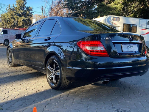 Imagen 8 de 10 de Mercedes-benz Clase C 2014 1.8 C200 City Edition B.eff At