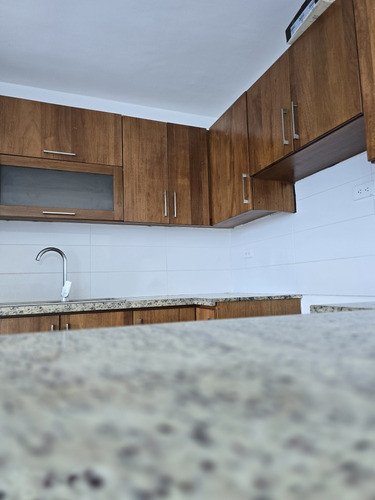 Se Alquila/ Renta Apartamento Moderno Piso Alto Con Vista