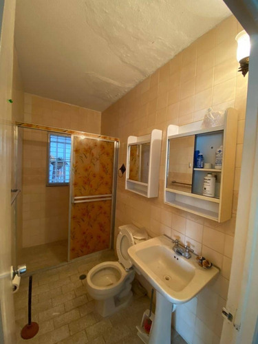 Imagen 6 de 18 de Casa En Venta El Morro Cod:143088 Albert Gonzalez 04121444789 (solo Clientes)