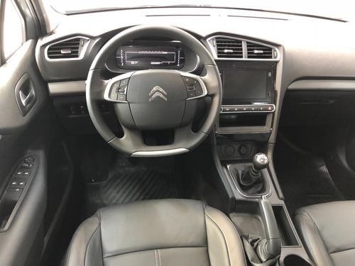 Imagen 11 de 25 de Citroën C4 Lounge 1.6 Hdi 115 Feel Pack