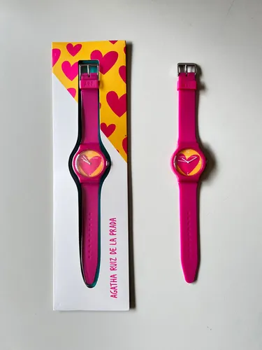 ➤ Reloj con correa de tela de 【 Agatha Ruiz de la Prada 】