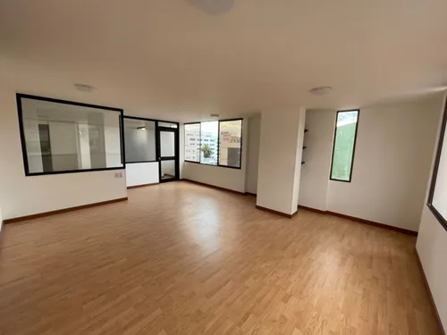Oficina En Arriendo/venta En Lago Gaitan. Cod A17149