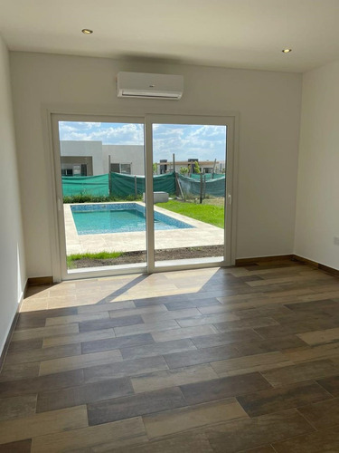 Oportunidad!! En Venta, Casa Con 3 Dormitorios, Piscina. San Felipe, Canning, Ezeiza