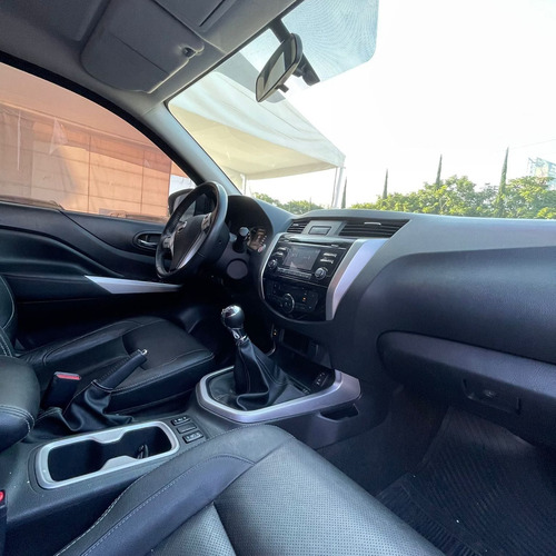 Imagen 4 de 14 de Nissan Np300 Frontier 2019 2.5 Le Aa Mt