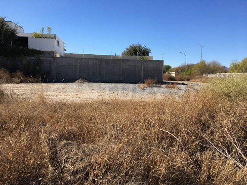 Terreno En Venta En Residencial San José Al Norte De Saltillo.