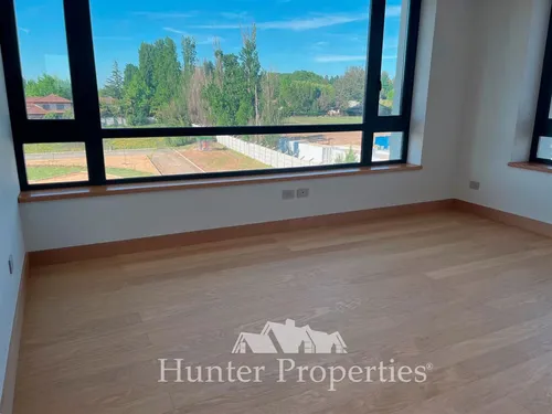 Lujoso Dpto. En Venta De 4d + Sala De Estar En Las Rastr