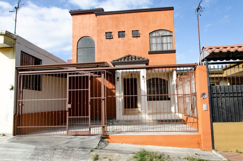 Imagen 1 de 23 de Linda Casa Ubicada En Jardines De Aguacaliente, Cartago