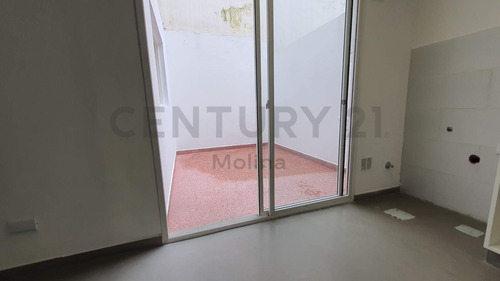 Venta Ph-pb-2 Ambientes- Con Patio-55 M2-colegiales-distr Audiovisual:
