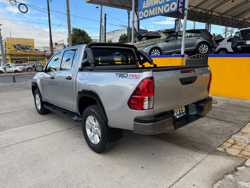 Toyota Hilux 2.7 Cabina Doble Sr Mt