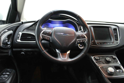 Imagen 12 de 15 de Chrysler 200 2015 4 Cilindros