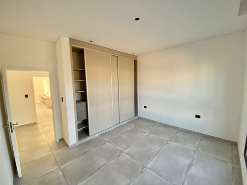Imagen 5 de 14 de Excelente Casa A Estrenar En Barrio Privado Chacras De La Villa