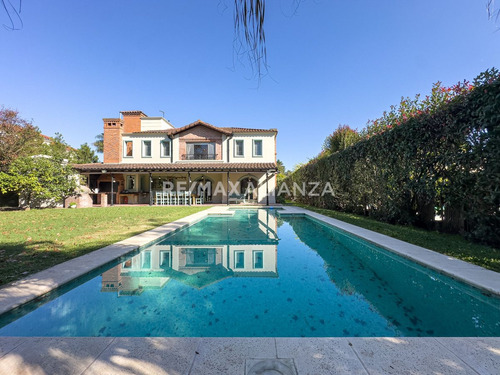 Casa 7 Ambientes En Venta Canning Apta Crédito
