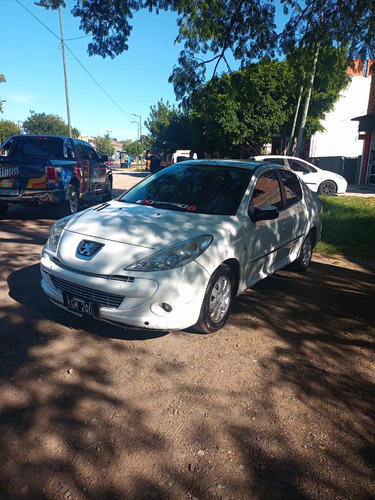 Peugeot 207 1.4 Sedan Allure 75cv