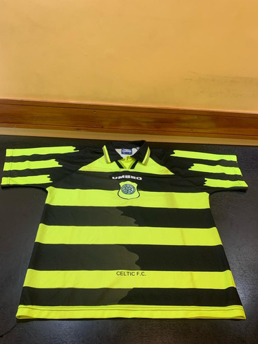 Camiseta De Futbol Umbro Celtic (Usado)