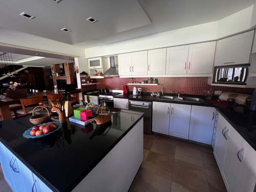 Venta Casa Chalet Adrogué Pileta Parque Permuta Apto Crédito