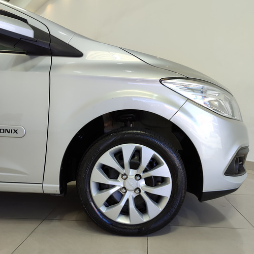 Chevrolet Onix Onix 1.0 LT SPE/4