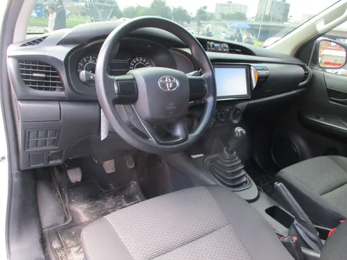 Toyota Hilux 4x2 2700cc Mt Aa - Estacas