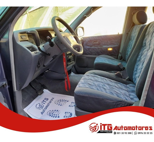 Imagen 3 de 10 de Toyota Noah 1997