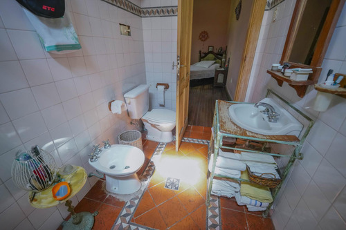 Disfruta De Una Casa Con Jardin, Quincho Y Garage - 5 Ambientes!