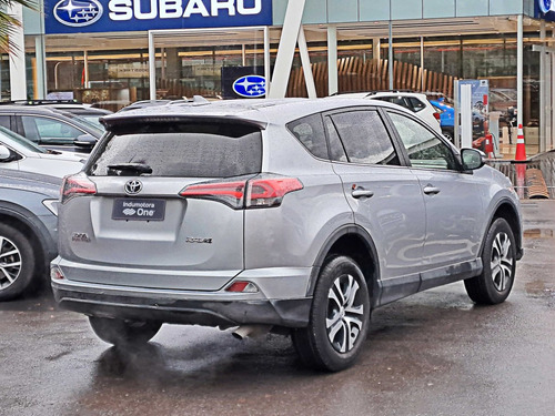 Imagen 4 de 13 de Toyota Rav4 2.0 Advantage Lujo Mt