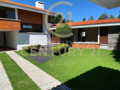 Casa Residencial En Venta En Fraccionamiento Cipreses De Zavaleta, Puebla