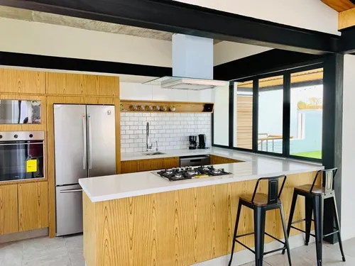 Casa En Fraccionamiento Con Seguridad Y Vista Al Lago De Tequesquitengo