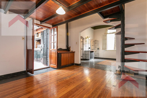 Hermosa Casa Reciclada Con 3 Dormitorios En Liniers, Patio Y Parrilla!