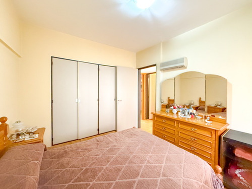Departamento 3 Ambientes Con Cochera Y Vista Al Mar En Venta En La Perla