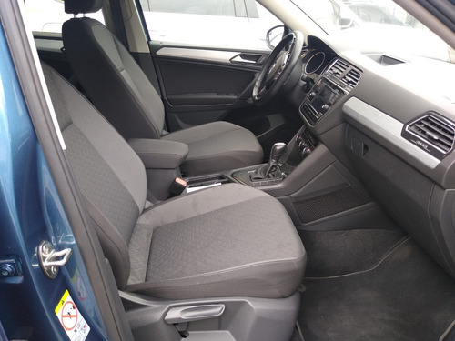 Volkswagen Tiguan Trendline Plus 5 Pasajeros Azul 2019 Promo