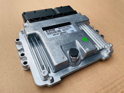 Computadora Ecu Ecm Motor 1.6 Automatico 2013 Attitude E90b